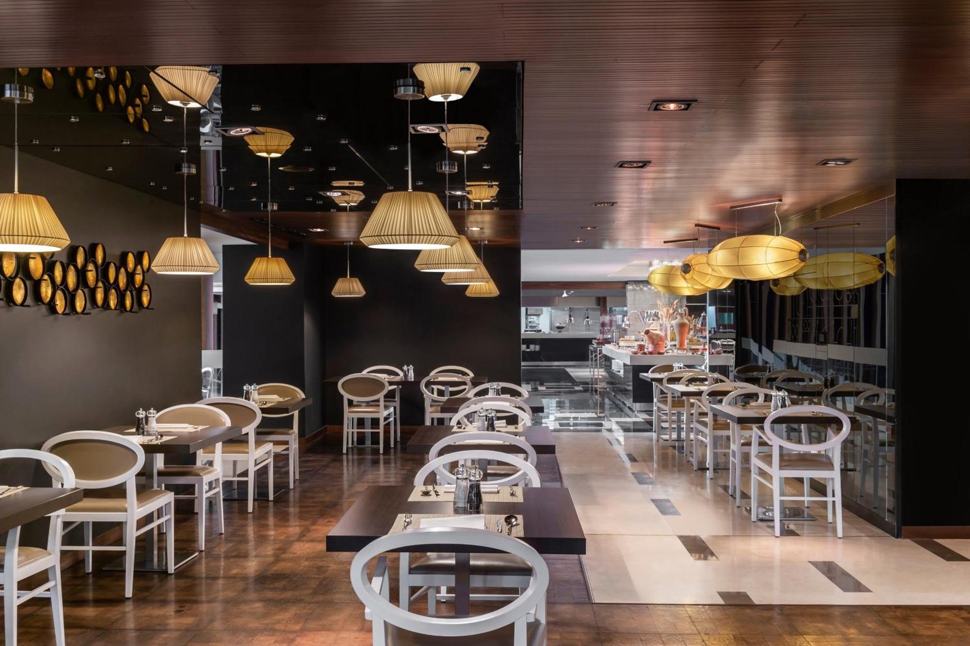 Four Points By Sheraton Doha Bagian luar foto