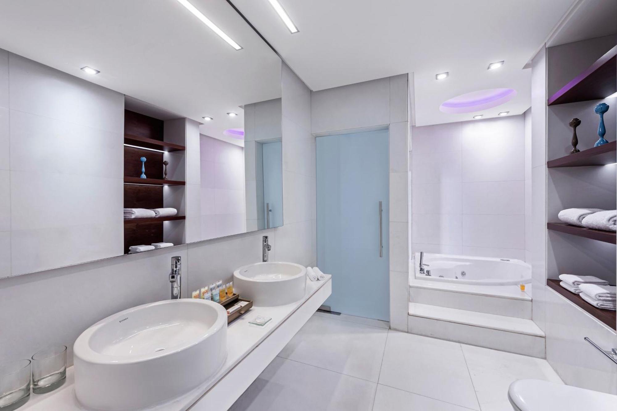 Four Points By Sheraton Doha Bagian luar foto