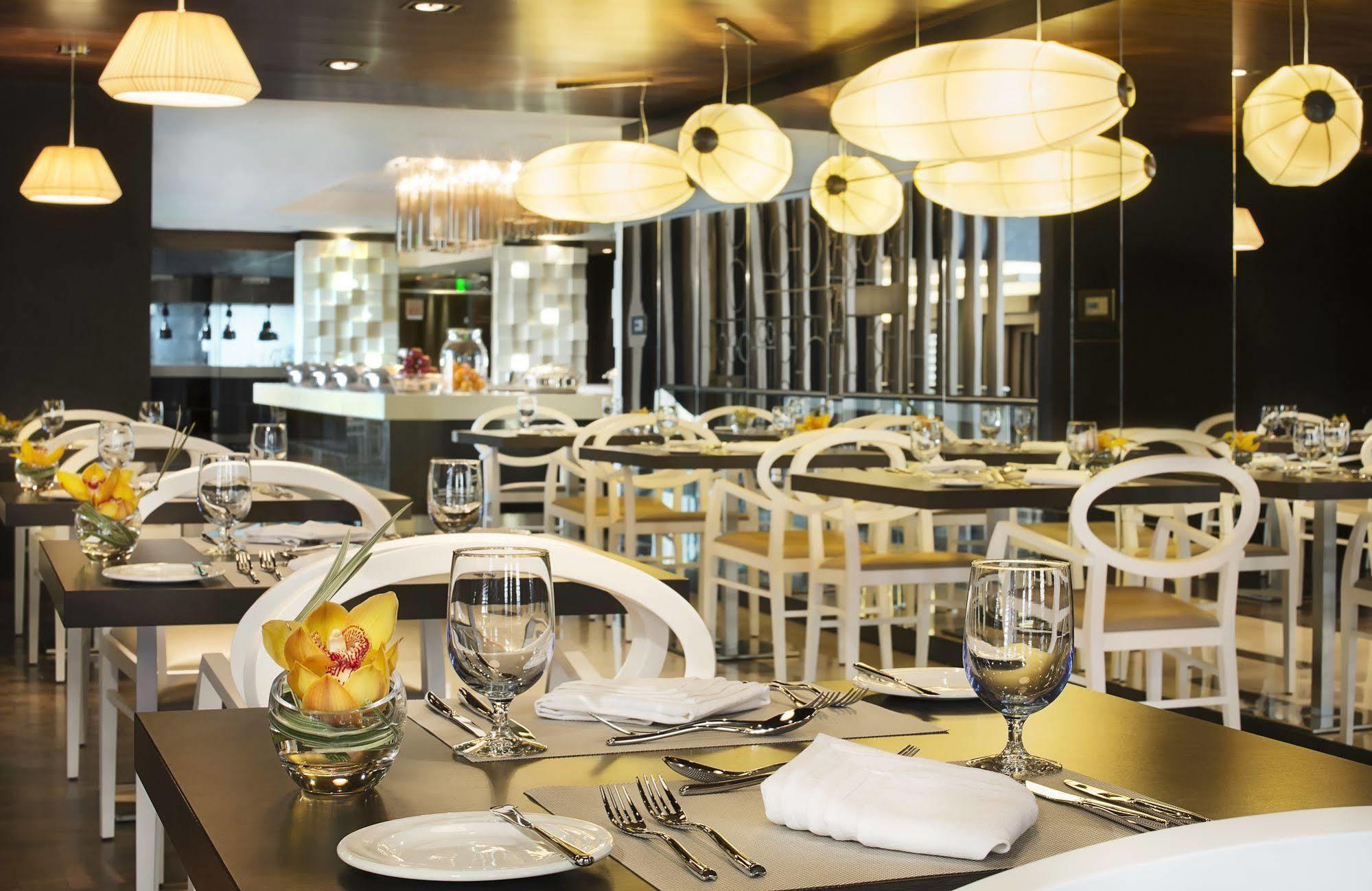 Four Points By Sheraton Doha Bagian luar foto